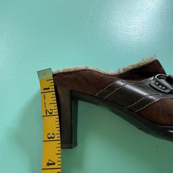 Brown suede mules with faux fur lining and buckle detail - Size 7.5 - Picture 5 of 5
